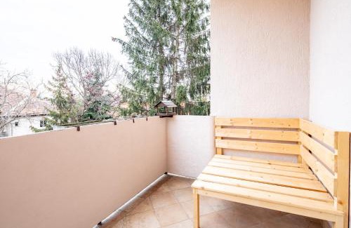 Sashegy Apartment | Central - Free parking - Green