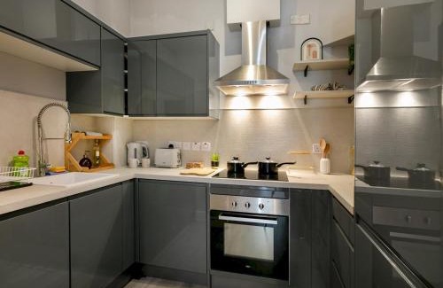 Nottingham City Centre Apartment | Central Gem Plush Beds -Walk to Attractions Pass the Keys