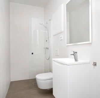 Stavanger House | Central Guest House - Bedroom with en suite Bathroom