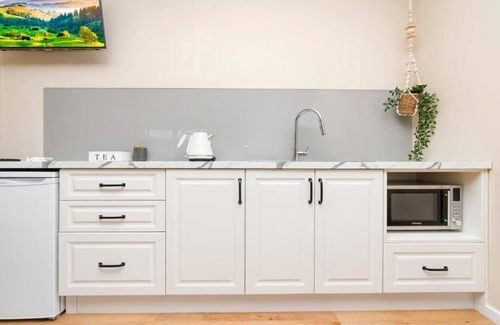 Wagga Wagga Apartment | Central guest studio with secure parking!n