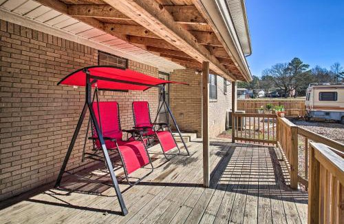 Piney House | Central Hot Springs Family Home with Deck!