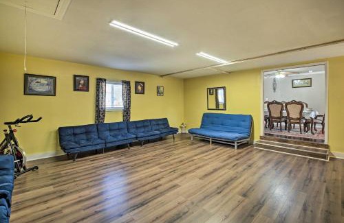 Piney House | Central Hot Springs Family Home with Deck!