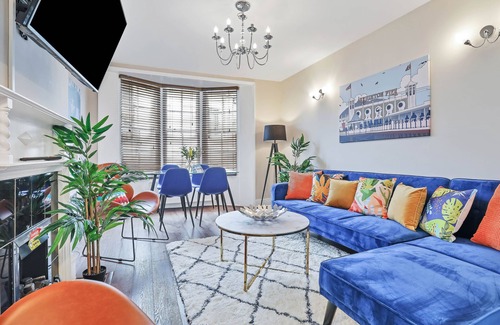 The Lanes Apartment | Central Lanes Pad | By My Getaways | Free parking for one car