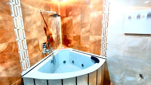 Quartier Mozart Apartment | Central Large apartment with stone sauna and jacuzzi