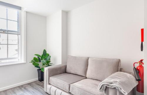 Chinatown Apartment | Central Liverpool Apartment, 1 Bedroom and Sofa Bed