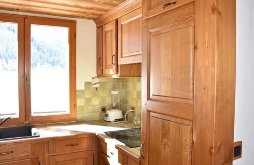 Pralognan-la-Vanoise Apartment | Central Location - Panoramic Views - Ski-In Access - Spacious Chalet Apartment for 6