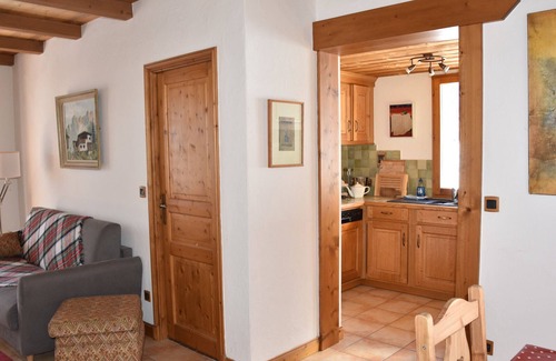 Pralognan-la-Vanoise Apartment | Central Location - Panoramic Views - Ski-In Access - Spacious Chalet Apartment for 6