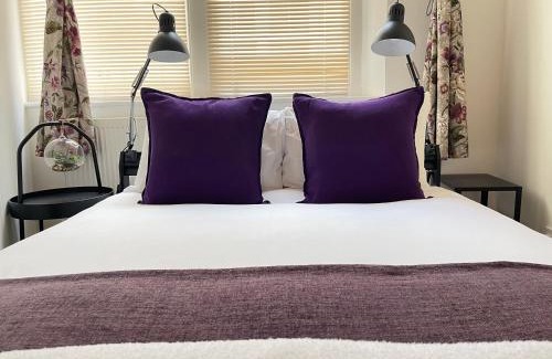 Bristol Old City Apartment | Central Located Two Bedroom Suite