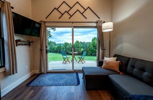 Mills River House | Central Location-EV-Large Fenced Yard-FirePit