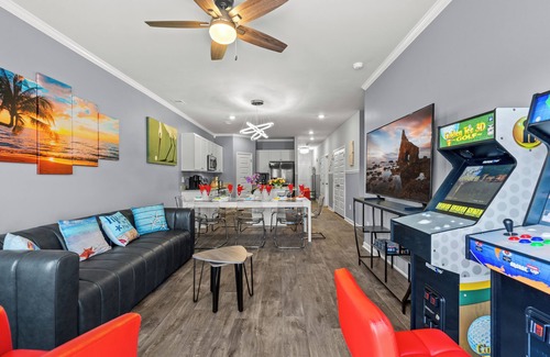 Myrtle Beach House | Central location Modern Lakefront 2 king-Suite 3 Bedroom 3 Full Bathroom