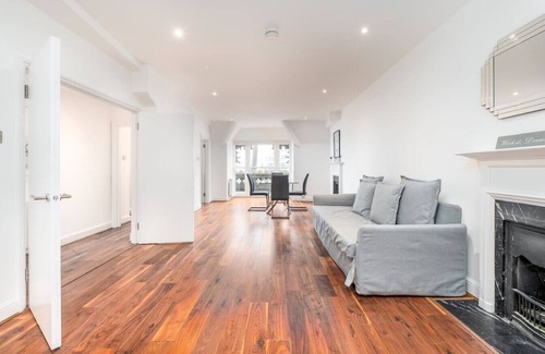 Castle Baynard Apartment | Central London 3 Bed Flat (FS4)