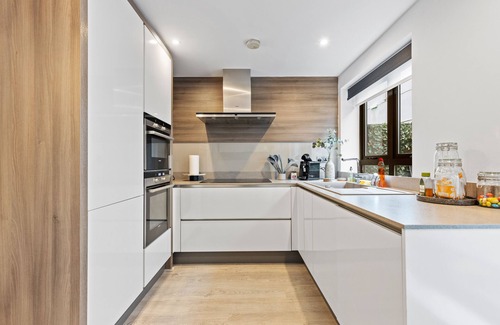 Haverstock House | Central London Primrose Spacious 5* Maisonette 3BR/3BA Townhouse
