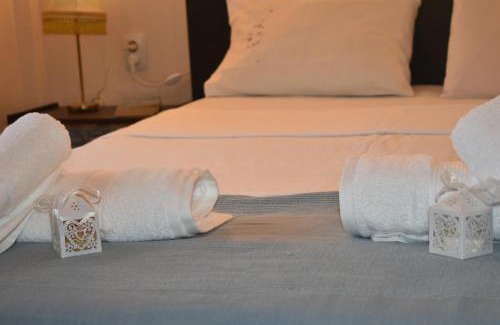 Paralia Ofryniou Apartment | Central Luxury Apartment next to the Beach
