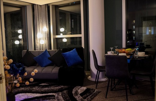 Central Milton Keynes Apartment | Central M K 1-bedroom Apartment, Sleeps 4, Parking