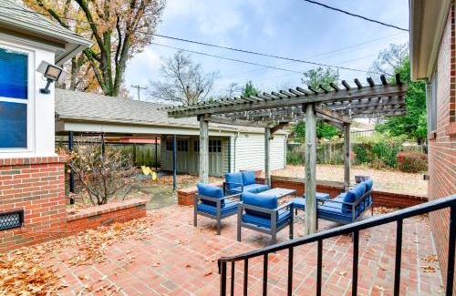 East Memphis House | Central Memphis Home MCM Decor, Walk to Midtown!