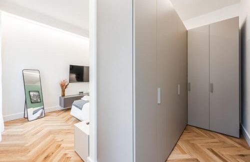 Magenta Apartment | Central Modern 3-Room Flat - Near Metro & Park