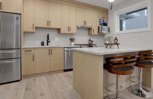 Renfrew-Collingwood House | Central Modern House with Downtown/Highway Access