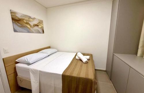 Centro Apartment | Central novo, andar alto-2quartos com Ar-Cond Q e F