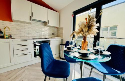 Montpelier Apartment | Central One Bedroom Flat Next to Brighton Beach I Sleep 5 Guests
