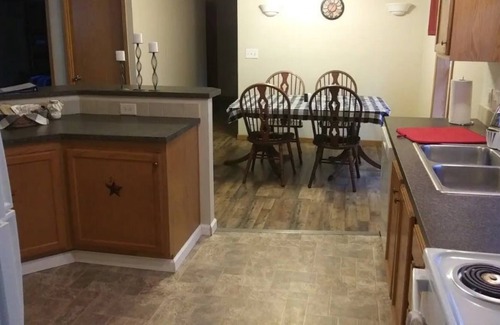Kreamer House | Central PA Cozy 4-bedroom Cottage