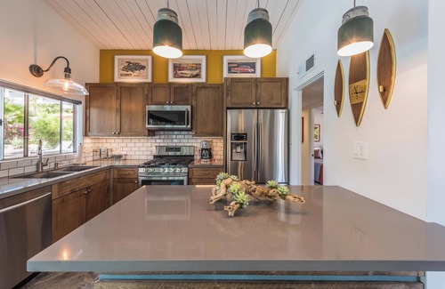 Sunmor House | Central Palm Springs/Pool/Park-Resort like setting/4 bedrooms/3 baths/Fire-Pit