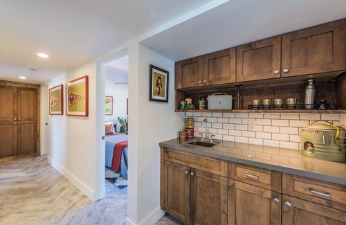 Sunmor House | Central Palm Springs/Pool/Park-Resort like setting/4 bedrooms/3 baths/Fire-Pit