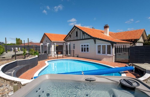 Rotorua Villa | Central Paradise Lodge II spa & Swimming pool
