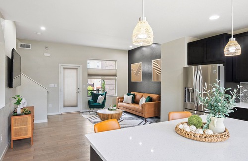Northfield House | Central Park 2BR–Minutes to DIA & RTD-Summer Open
