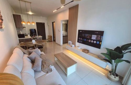 Johor Bahru Apartment | Central Park Bright & High floor 2 Rooms 4 pax