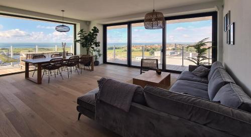 Ostend Apartment | Central Park Tower Sea View Residence with pool and gym