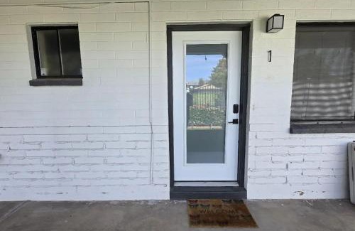 Camelback East Apartment | Central PHX 1BR Apartment Pool Gazebo