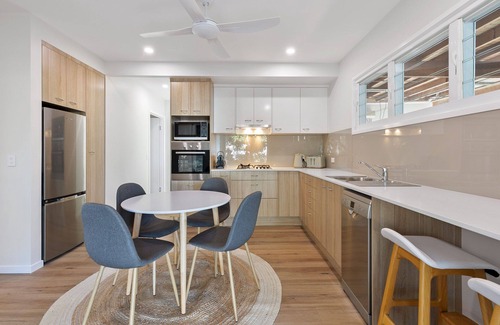 Point Lookout Apartment | Central Point Lookout within walking distance of beaches, shops, hotel.