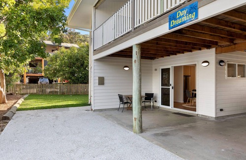 Point Lookout Apartment | Central Point Lookout within walking distance of beaches, shops, hotel.