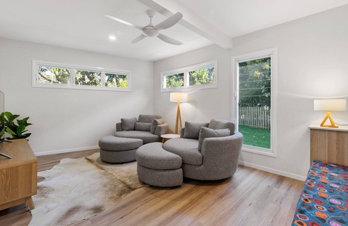 Point Lookout Apartment | Central Point Lookout within walking distance of beaches, shops, hotel.