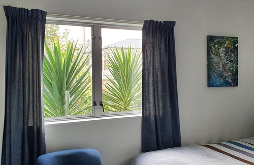 Auckland House | Central - Private and Quiet Twin Room Unit
