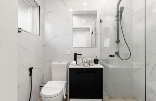 Pyrmont Apartment | Central Pyrmont House for 8 with Outdoor Area