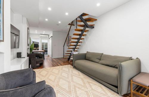 Pyrmont Apartment | Central Pyrmont House for 8 with Outdoor Area