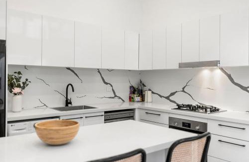 Pyrmont Apartment | Central Pyrmont House for 8 with Outdoor Area
