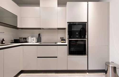 Reading City Centre Apartment | Central Reading Designer Studio