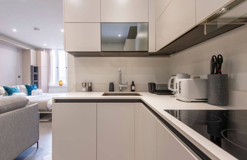 Reading City Centre Apartment | Central Reading Designer Studio