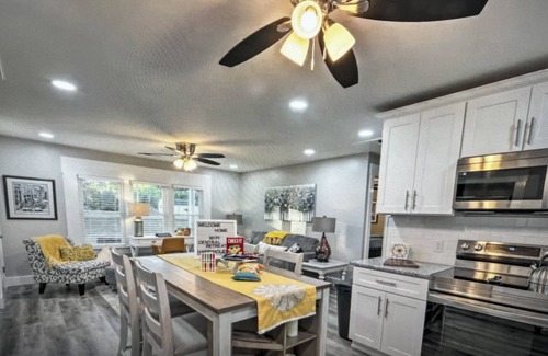 Lebanon House | Central Retreat A, NEW Family & Pet Friendly