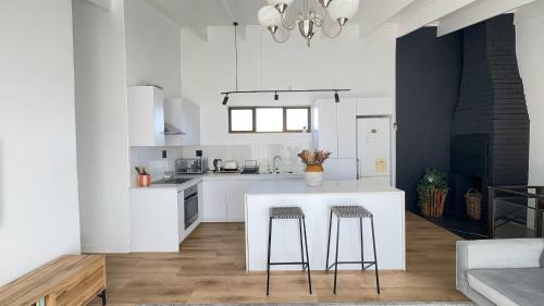 Cape Town Apartment | Central Retreat Cozy Apartment Near Attractions
