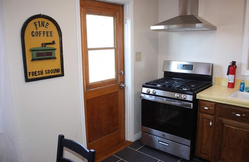 Linda Vista Apartment | Central San Diego Quiet Retreat one bedroom condo close to all