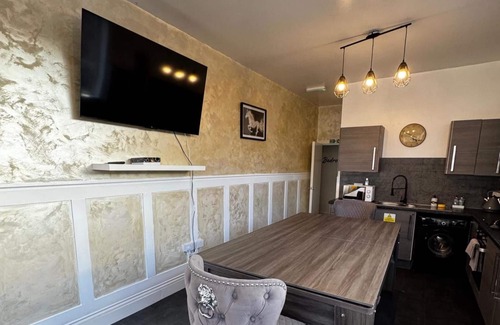 Sheffield Apartment | Central Sheffield Duplex 3-bed Apt, Sleeps 8