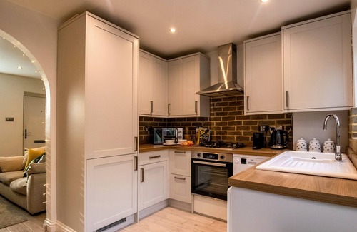 St Albans Cottage | Central St Albans Cottage Stay