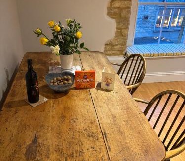 Stow-on-the-Wold Apartment | Central Stow Bakehouse Flat