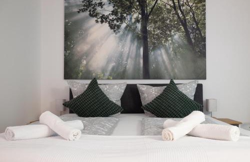 Elberfeld Apartment | Central Studio Near Main Train Station & Old City Hall