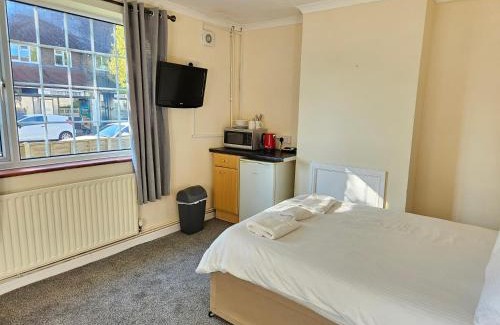 Cheltenham House | Central Studios 87 Tennyson Road