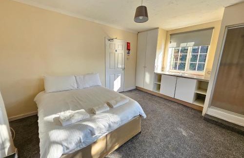 Cheltenham House | Central Studios 87 Tennyson Road