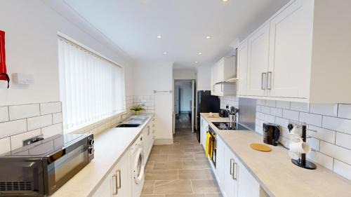 Sunderland House | Central Stunning 3-Bed House - Free Parking